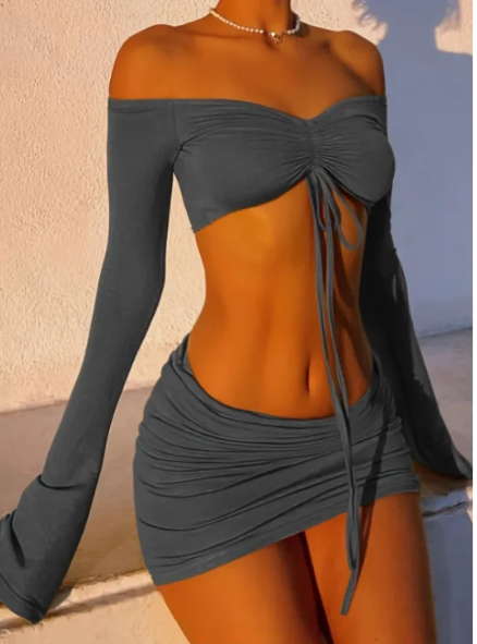 Conjunto VENUS Curve Y2K – Off-Shoulder Ruched Set